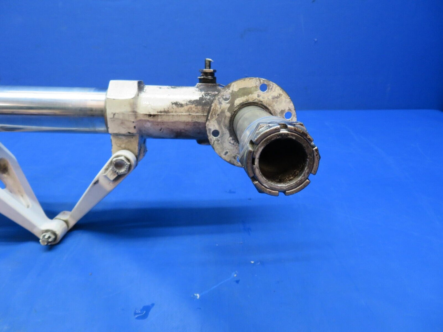 Piper Aerostar 602P LH Main Gear Assy P/N 400053-509 (0123-943)
