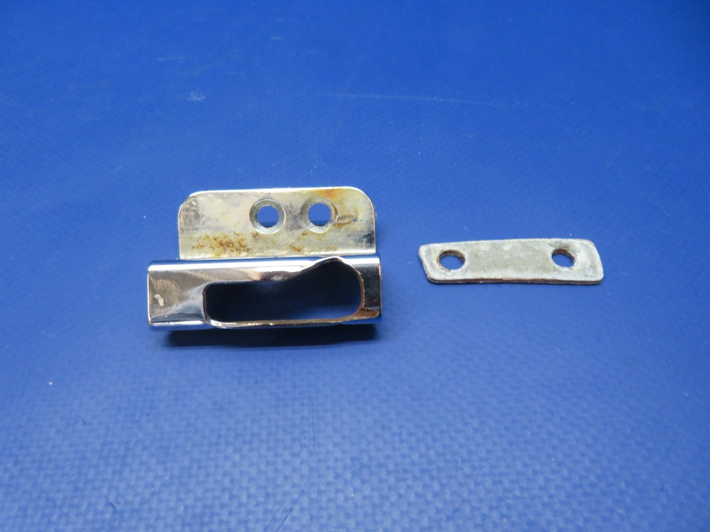 Cessna 337 / 337D Window Latch Bracket, Handle & Plate 1411202-201 (0326-138)9