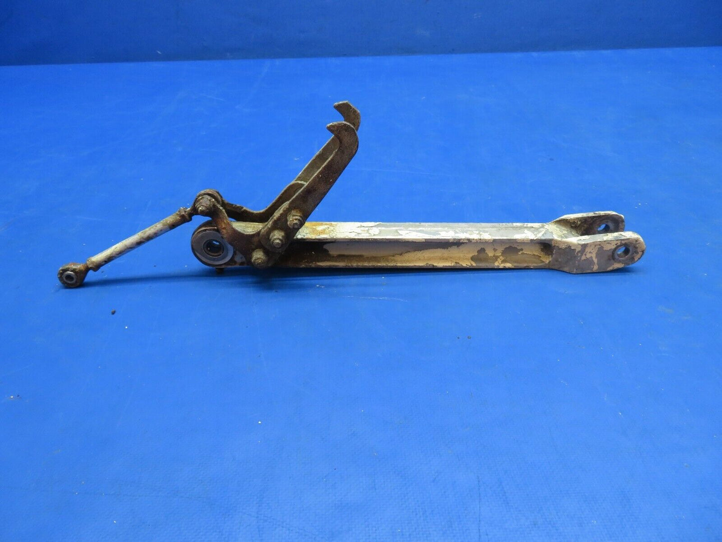 Early Cessna 310 Main Gear RH Side Link Upper & LWR P/N 0841102-4 (1223-1030)
