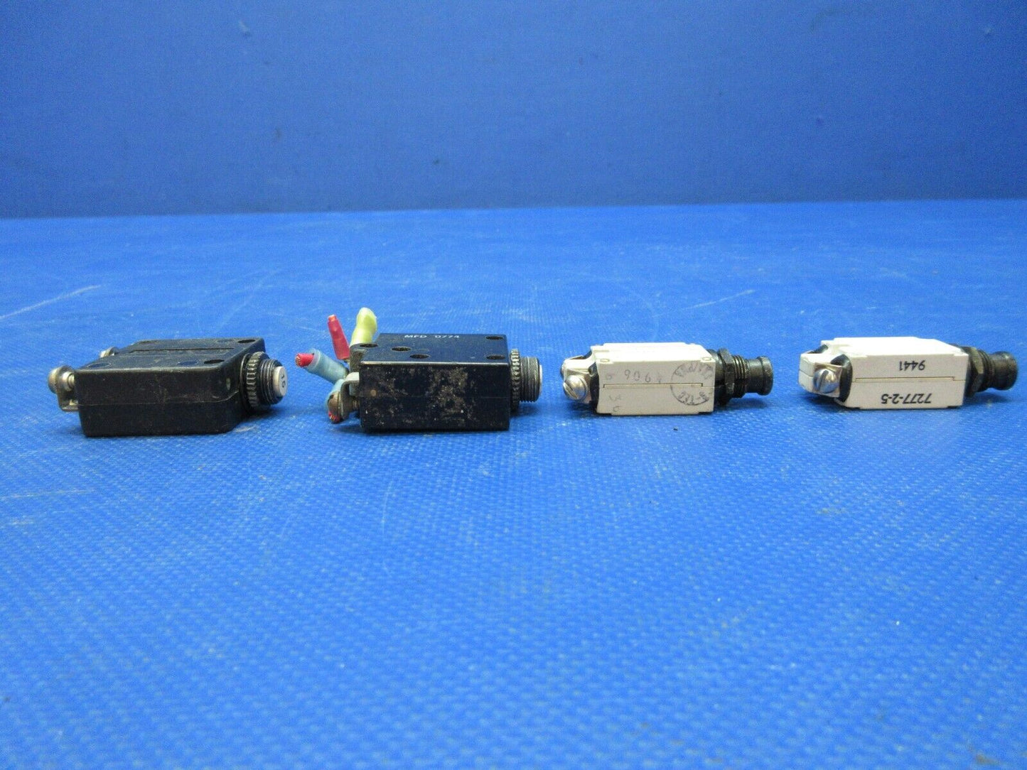 Cessna Wood Electric Circuit Breakers P/N 1600-041-01008 LOT OF 18 (0924-1367)