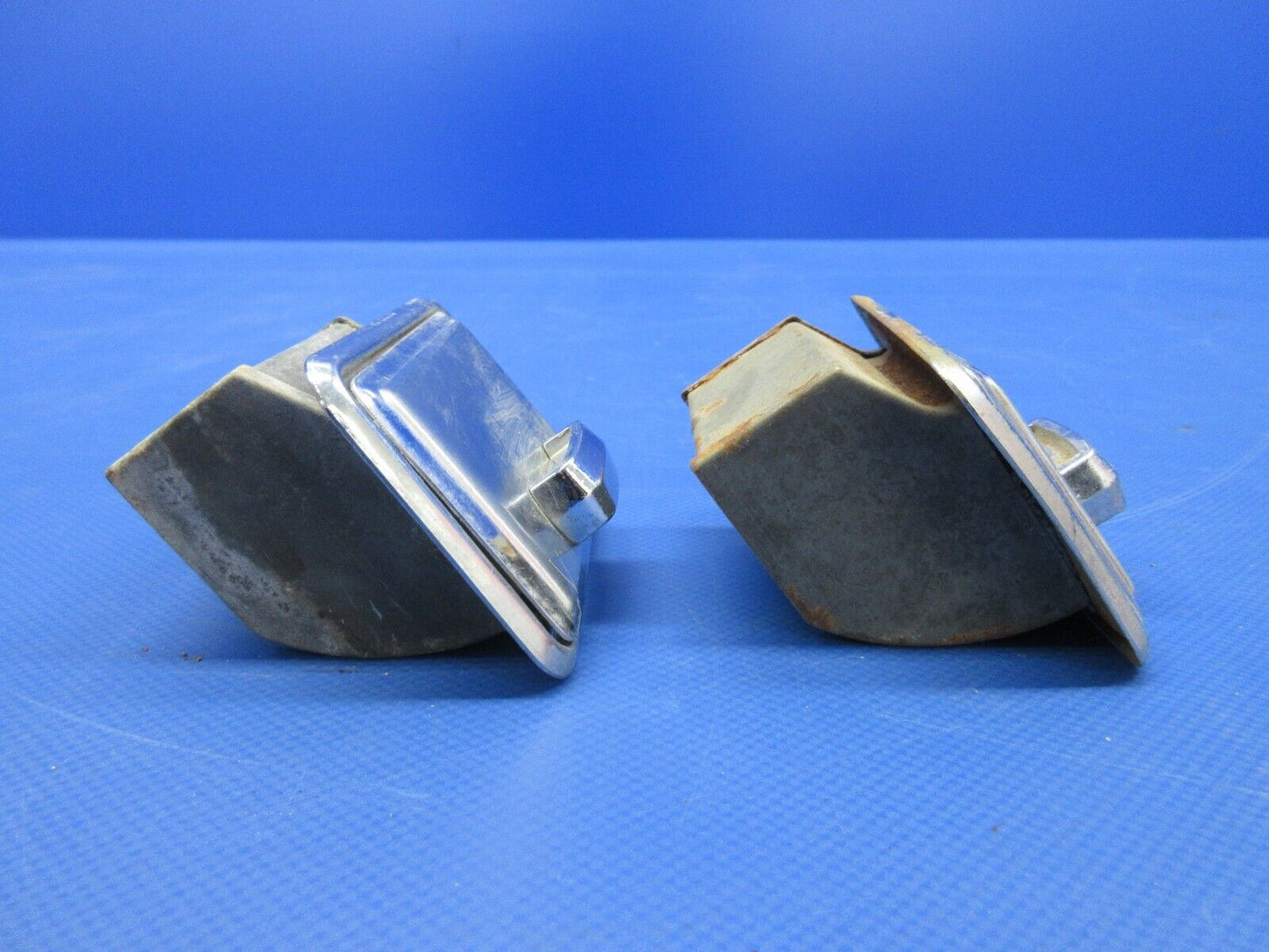 Piper Ash Tray Assy LOT OF 2 (0424-1292)