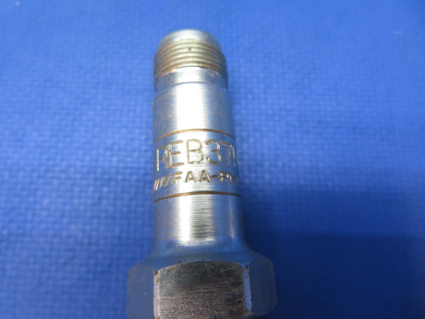 Champion REB37N SPARK PLUG NEW OLD STOCK LOT OF 2 (0923-553)