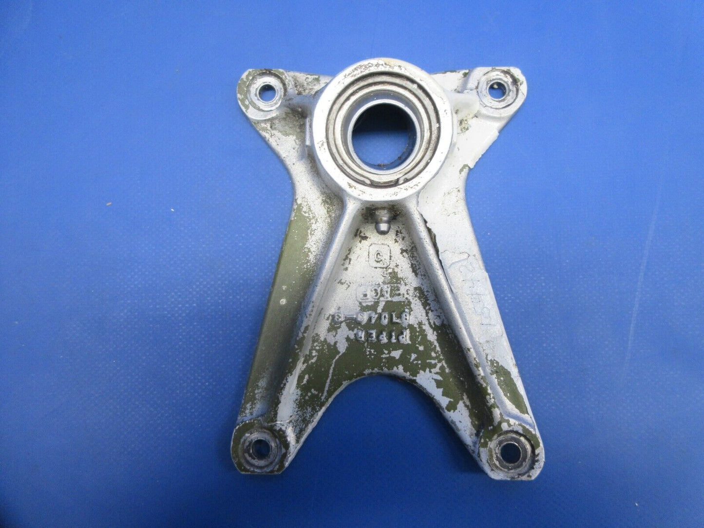 Piper PA-32RT-300T Lance II Main Gear AFT Trunnion Fitting 67042-13 (0924-864)