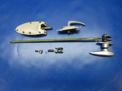 Bell 47J-2 Helicopter Cabin Door Latch LH P/N 47-385-169-19 (1224-1214)