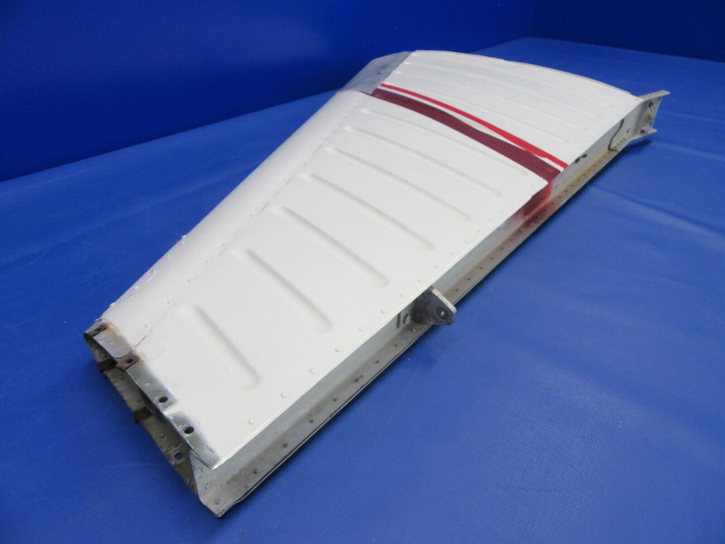 Piper PA-28-181 Archer Vertical Stabilizer / Fin Assy P/N 66975-03 (0424-09)