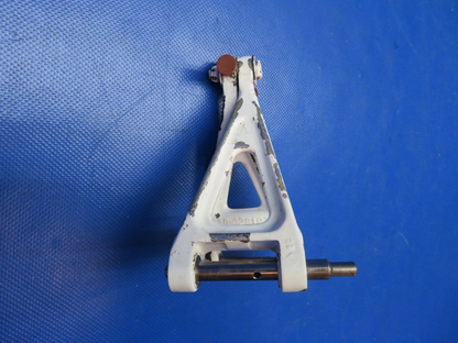 Beech 95 Upper & LWR Nose Gear Torque Knees w/ Pins P/N 35-820107-1 (0624-1807)