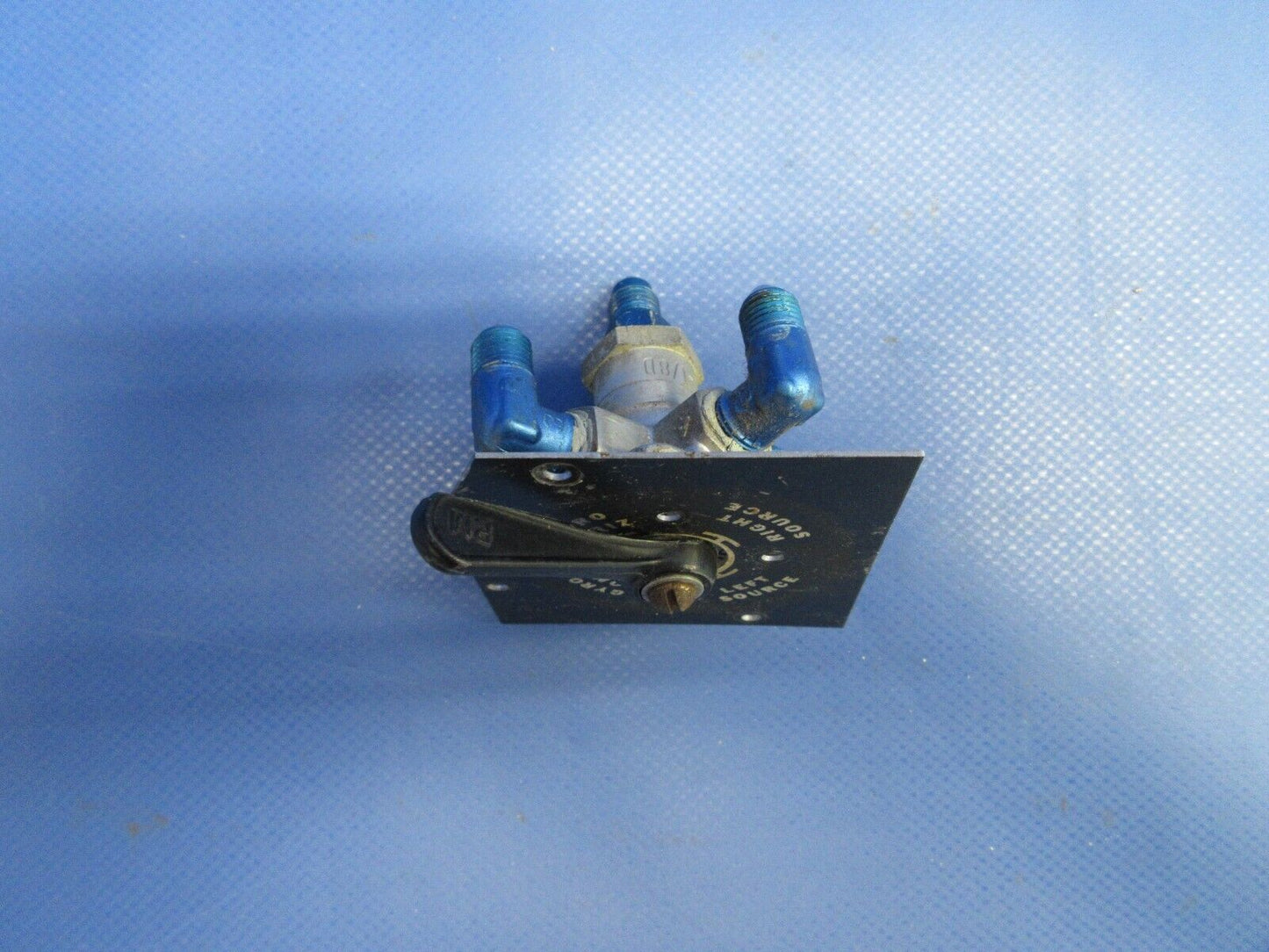 Piper PA-23-250 Aztec Vacuum Check Control Valve & Placard  18930-00 (0624-881)