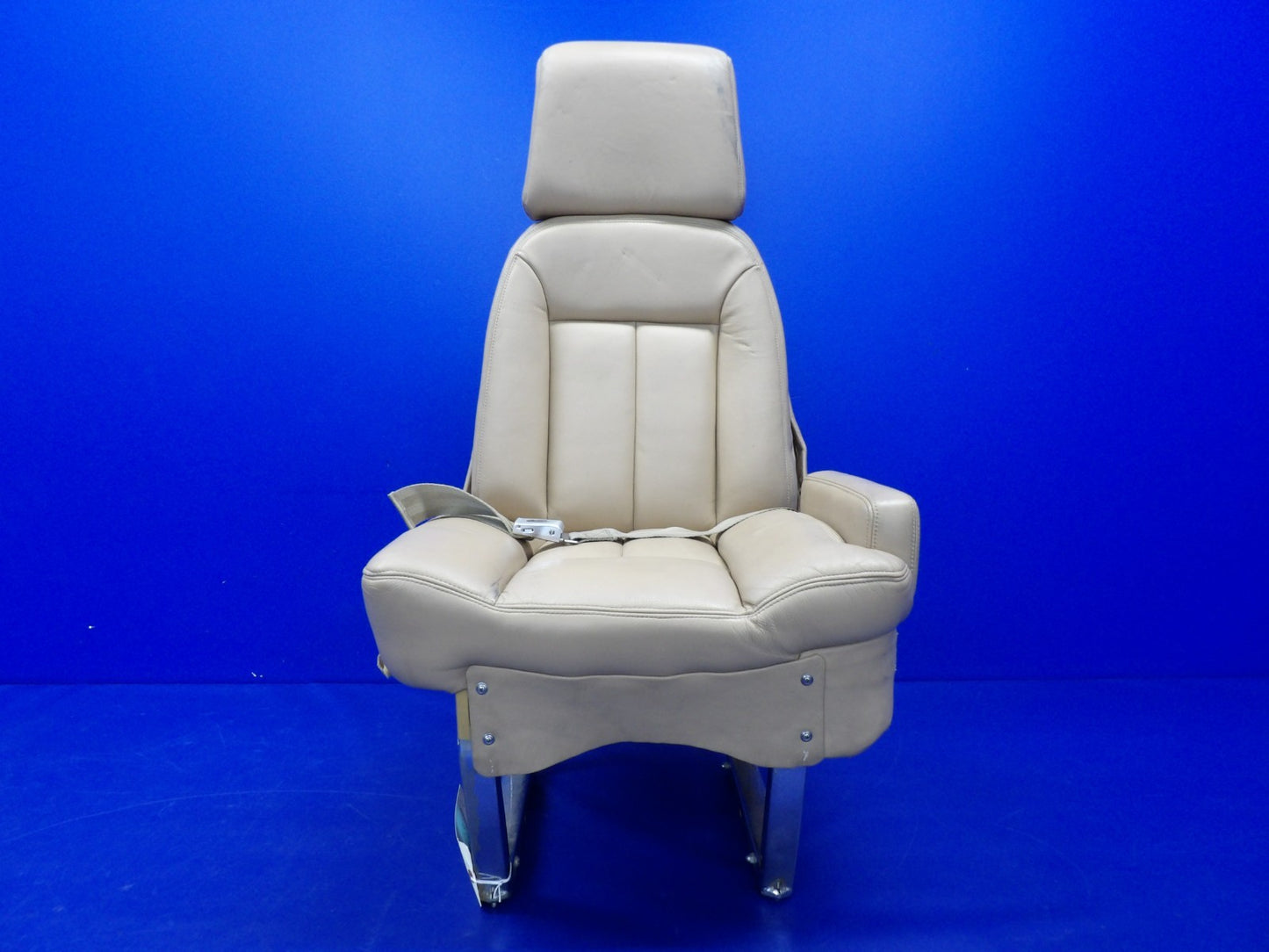Cessna 421 Right Hand Aft Facing Seat with Seatbelt P/N 5119201-4 (0726-1238)0