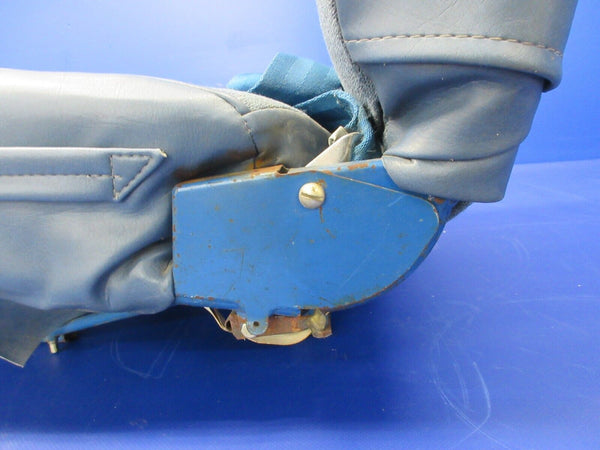 Cessna 310 / 310Q RH Center Seat P/N 0812822-14 (1124-1430)