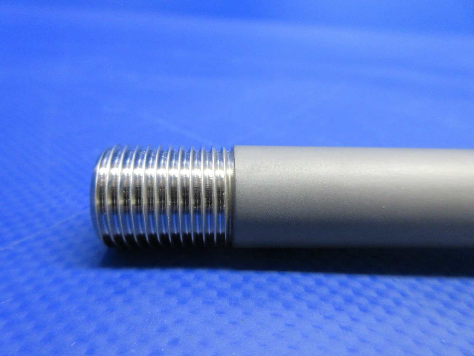 Lord Engine Mount Sleeve Bolt 9/16-18 P/N LSPB09-3 LOT OF 4 NOS (0426-847)7