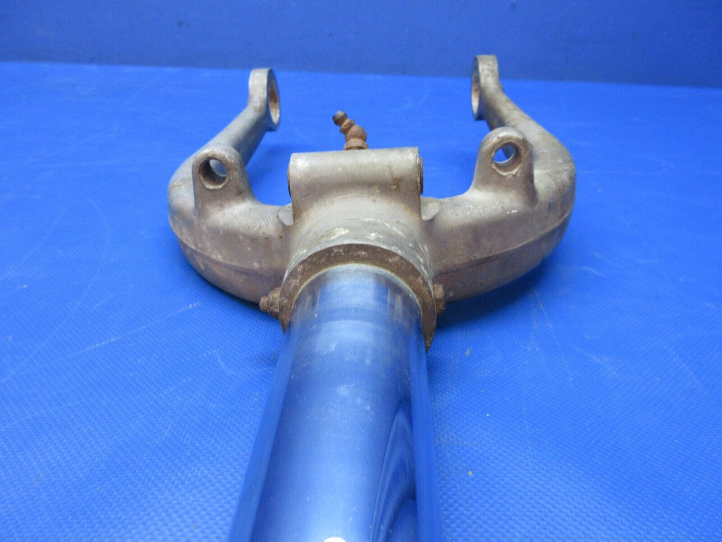Piper PA-23-250 Aztec Nose Gear Fork & Tube P/N D4636-1-E (0924-1409)