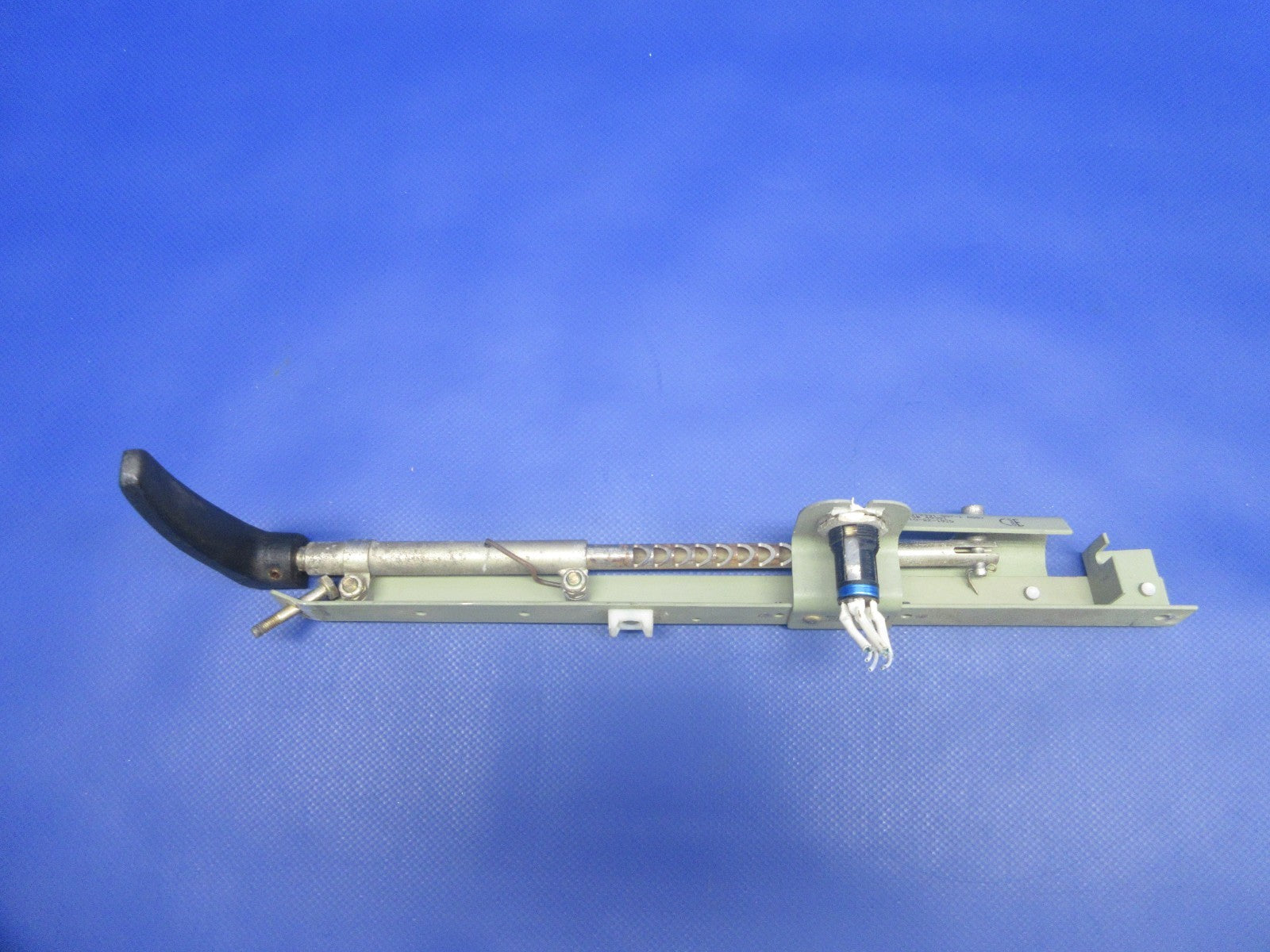 Cessna 172 / 172S Parking Brake Handle P/N 0713070-44 (0825-798)1