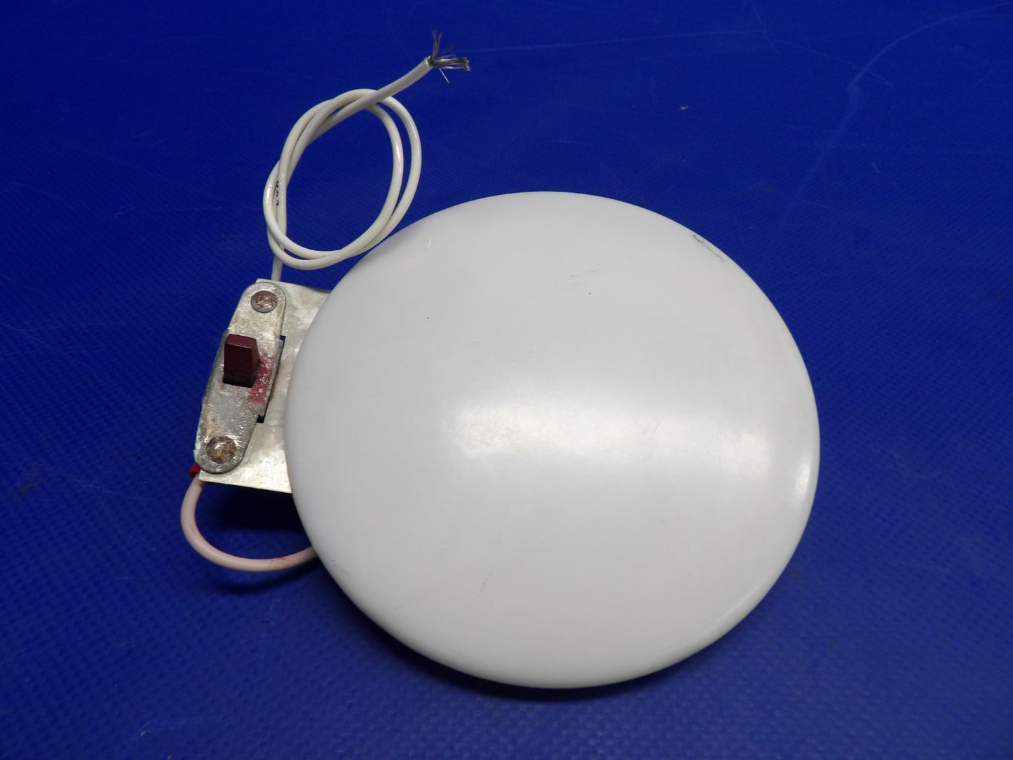 Piper Cherokee Dome Light Reflector & Panel Light P/N 572-582 TESTED (0626-1426)4