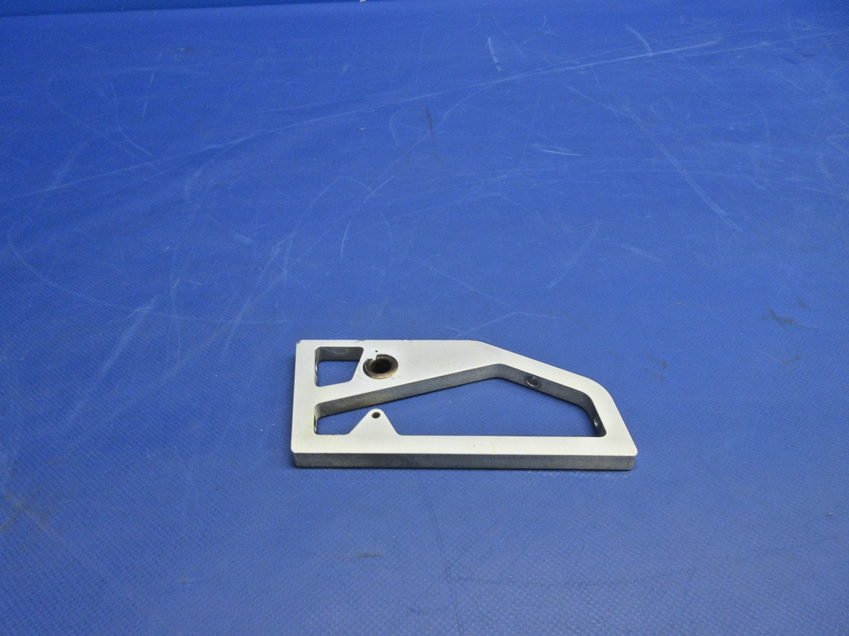 Diamond DA-40 Control Column Mounting Bracket P/N DA4-2703-15-00 (0926-885)0