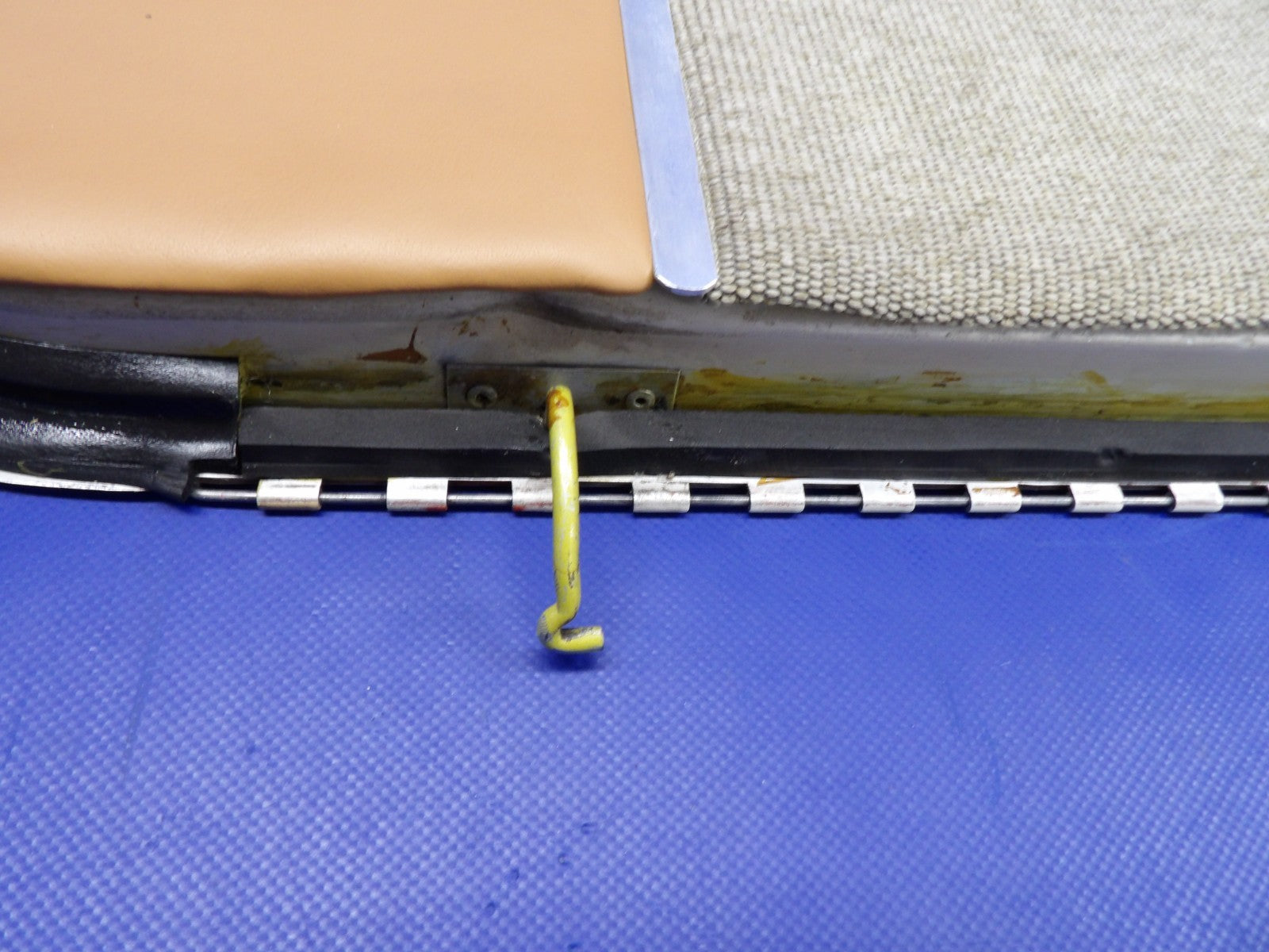 Beech 95 Travel Baggage Door w/ Key 35-410070-93, 95-420015-169 (0226-2032)5