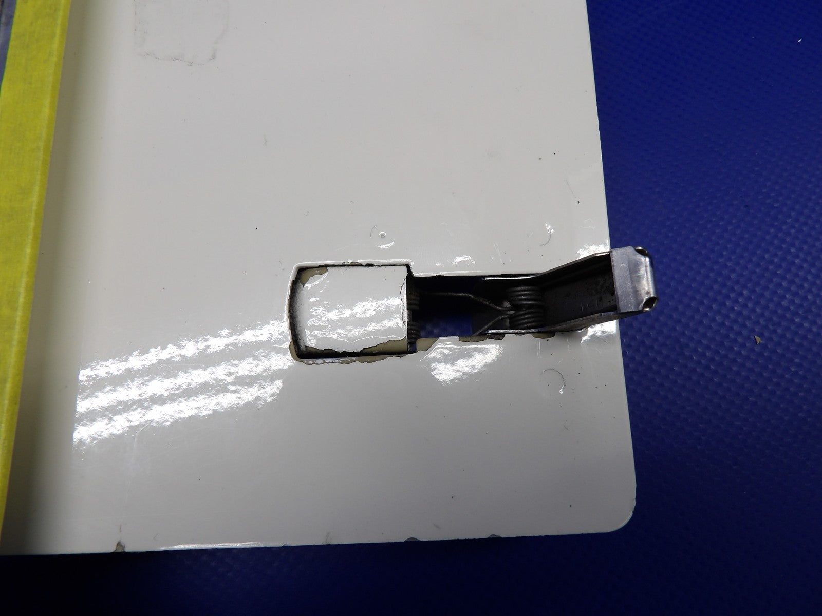 Beech 95 / D95A LH INBD / RH OTBD LWR Cowling Door P/N 95-910011-479 (0326-408)14
