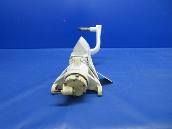 Beech C24R Sierra Nose Landing Gear P/N 169-820000-11 (0524-614)