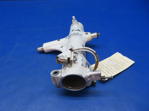 Piper PA-34-200T Seneca II LH Main Gear Trunnion w/ Switch 67926-12 (1024-238)