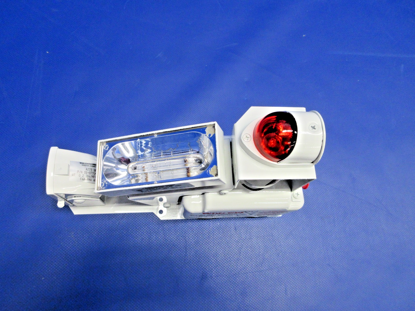 Whelen D-90029-03 RH Strobe Wing Tip Light 28V P/N  100-384118-25 NOS (0326-700)3