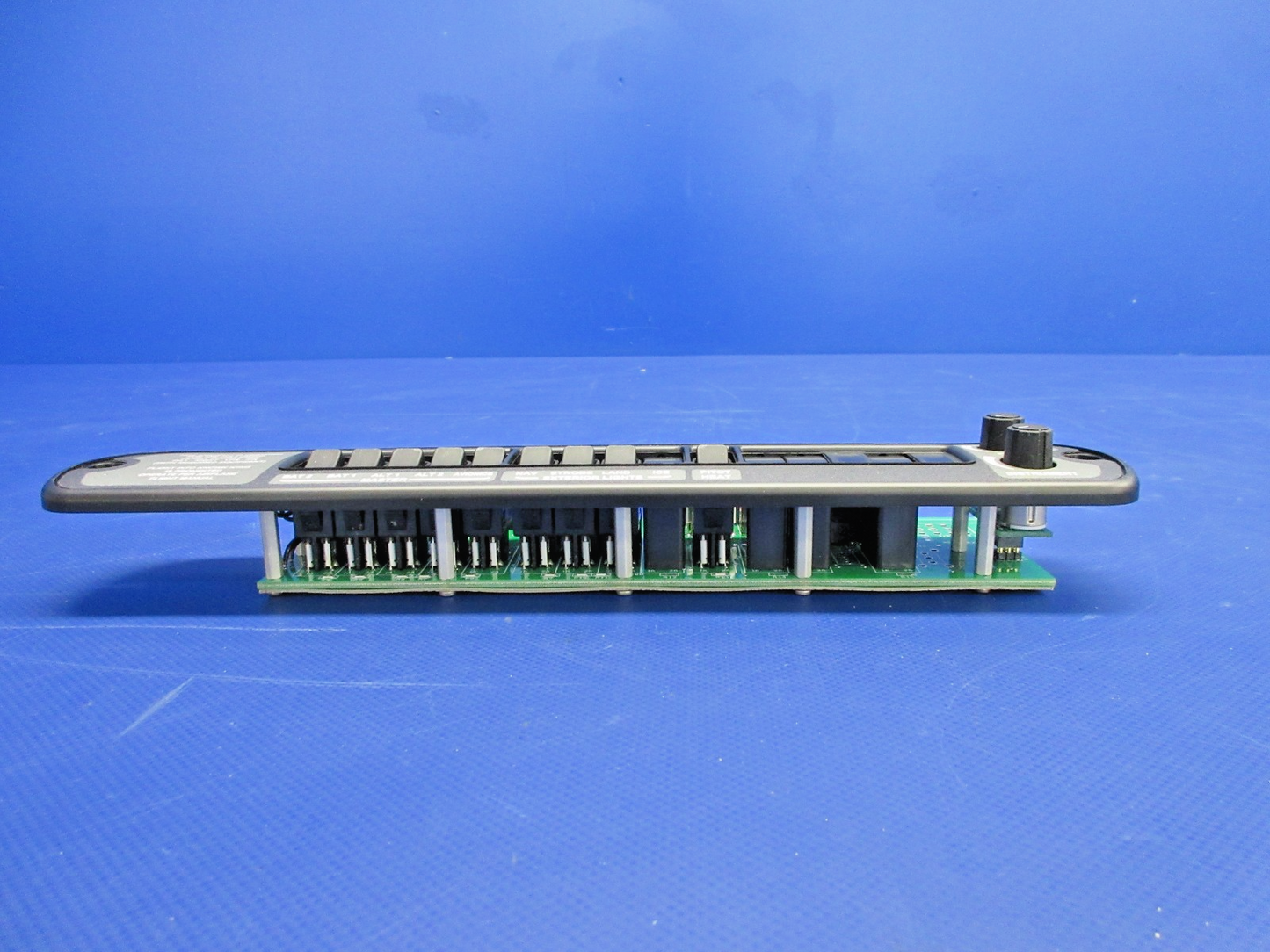 Cirrus SR20 / SR22 No Ice Lights Bolster Switch Panel 24900-005 NOS (0326-716)2