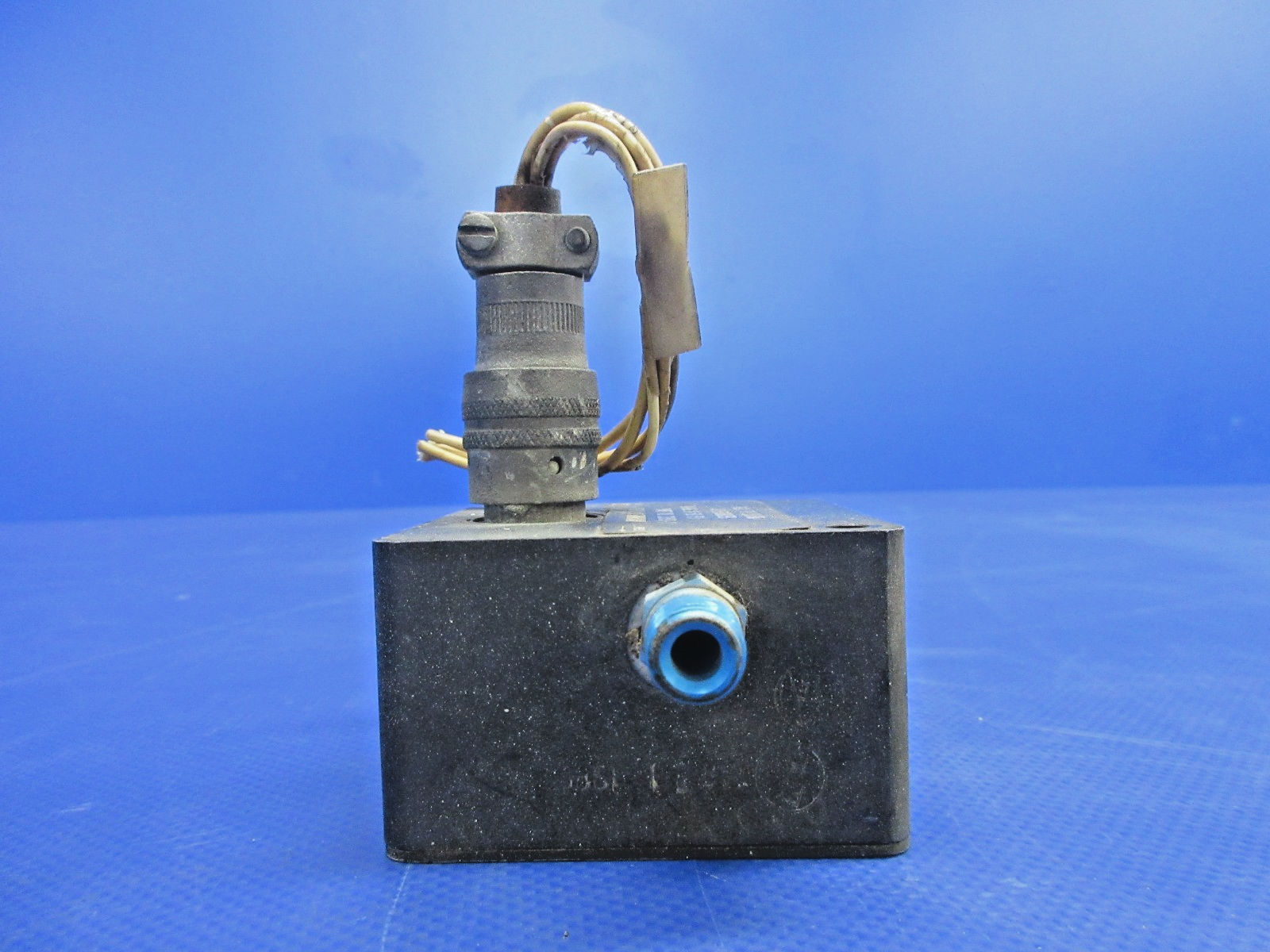 Piper PA-31T1 Cheyenne Fuel Pressure Transducer 0-50 PSI P/N 33093-1 (0626-743)4
