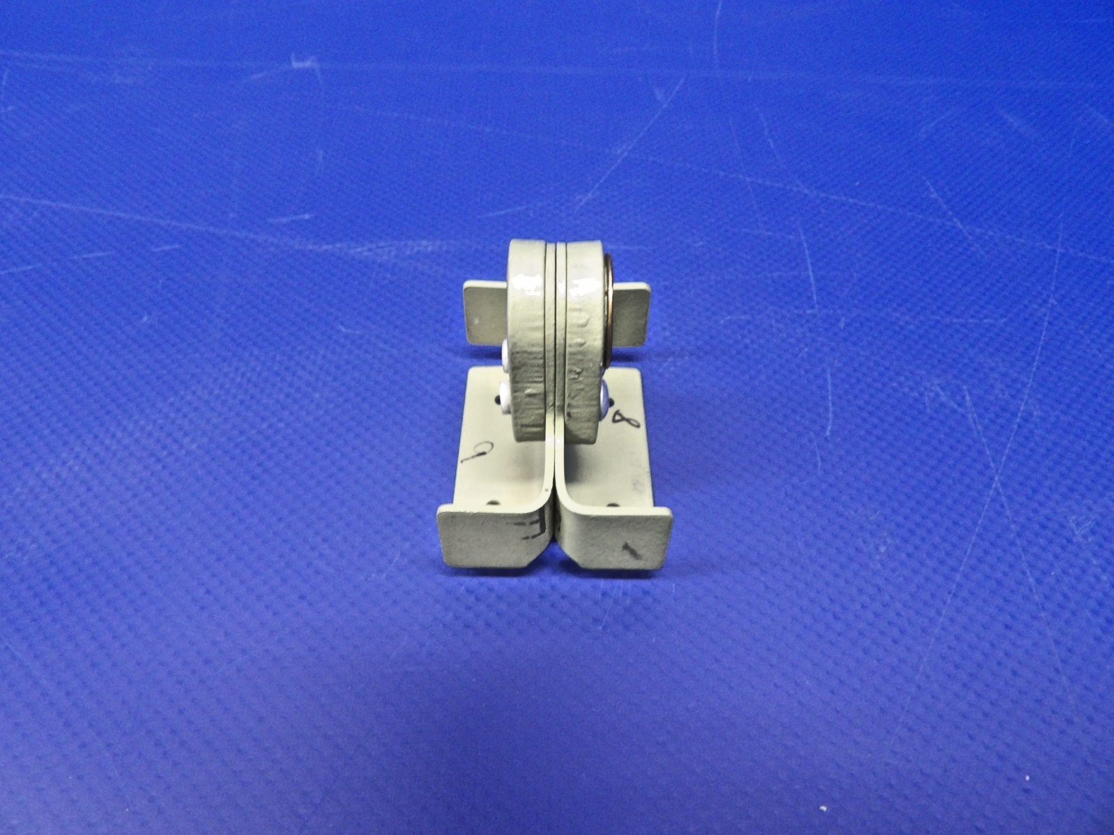 Cessna 150 / 152 Vertical Fin Middle Hinge Half w/8130 0431010-7 NOS (0426-1234)5