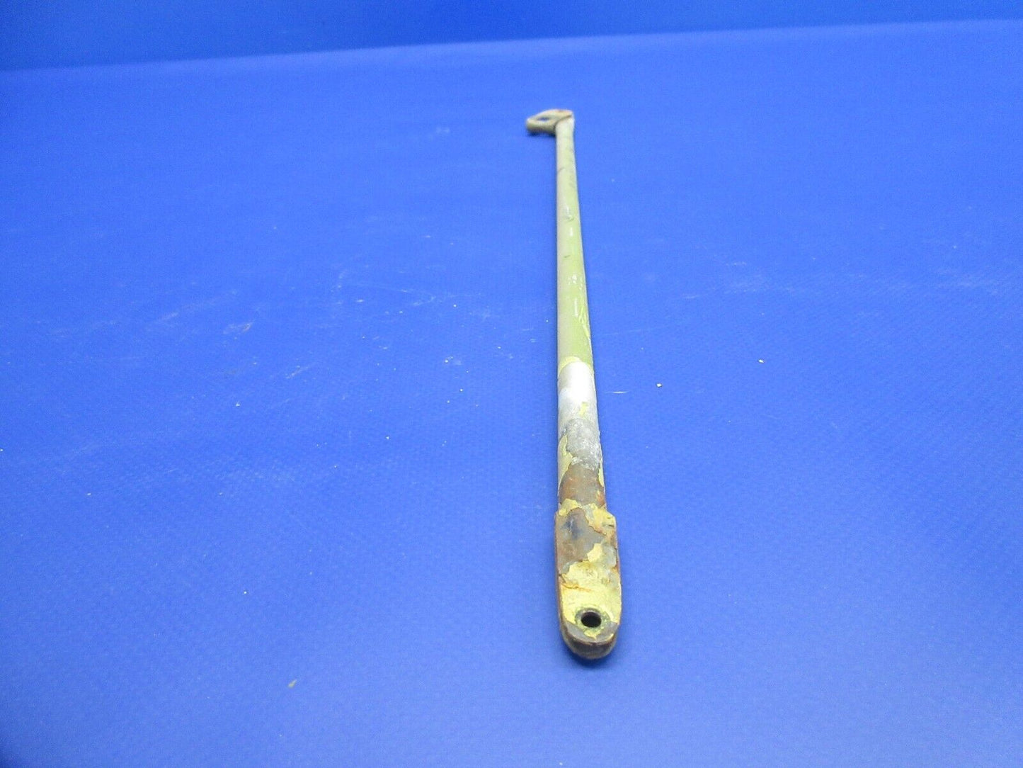 Bell 47J-2 Helicopter Cabin Door Latch Right Hand P/N 47-385-169-20 (1124-938)
