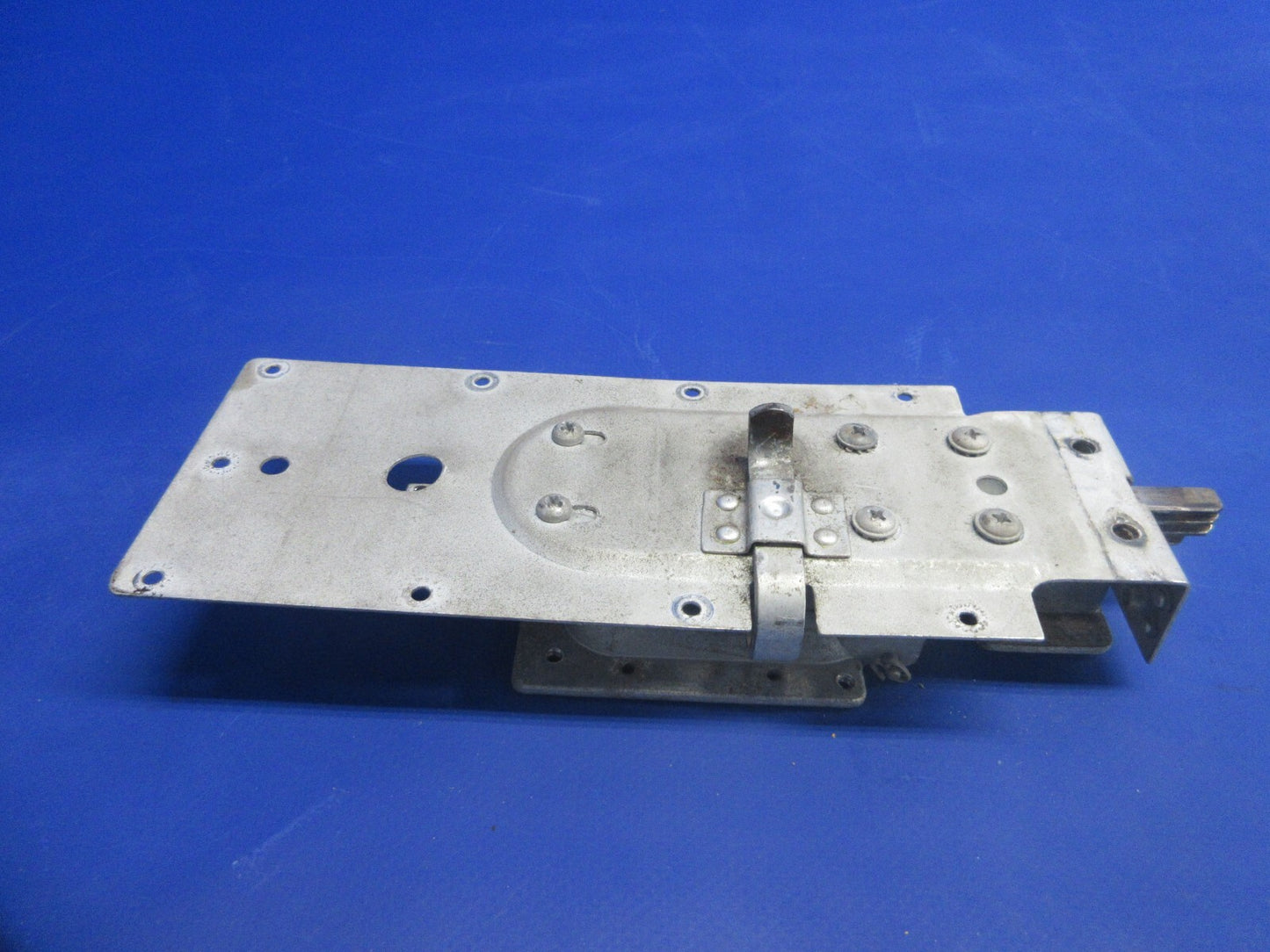 Cessna 150 / 150H RH Cabin Door Latch P/N 0413387-4 (0625-900)2