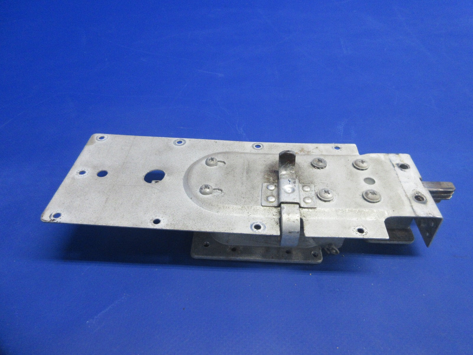 Cessna 150 / 150H RH Cabin Door Latch P/N 0413387-4 (0625-900)2