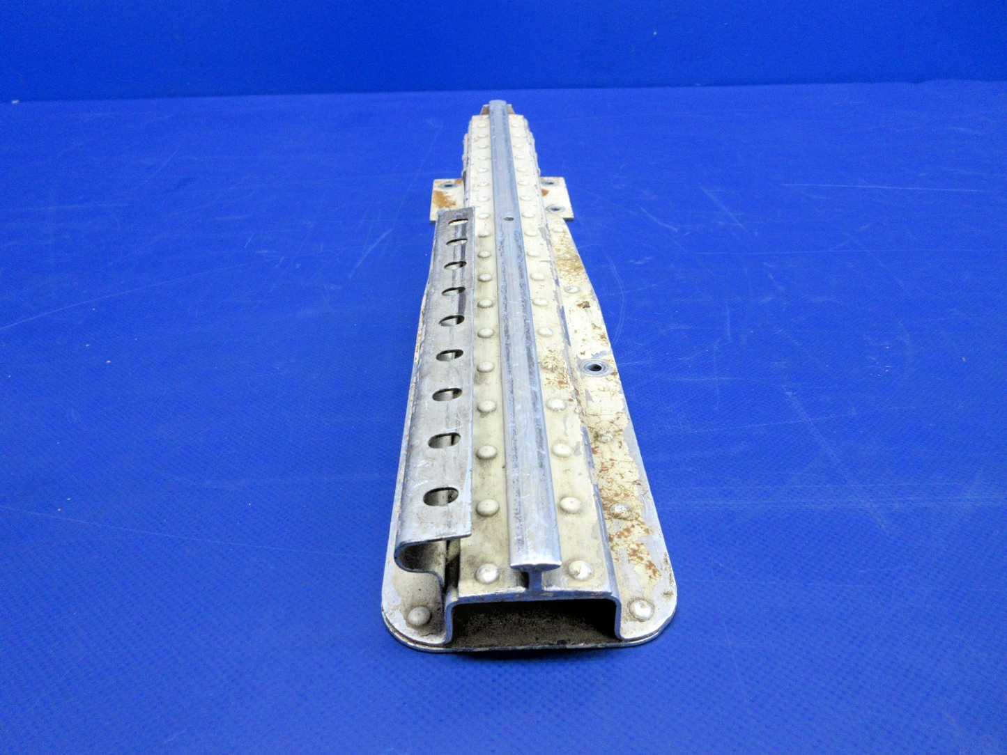 Cessna 310 / 310I RH Seat OTBD Track P/N 0812987-6 (0326-864)7