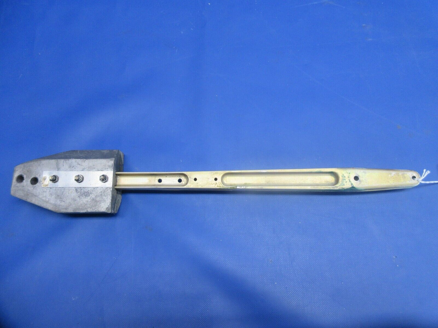 Cessna 177 / 177B Cardinal Balance Weight & Arm Assy P/N 1732034-1 (0924-2002)
