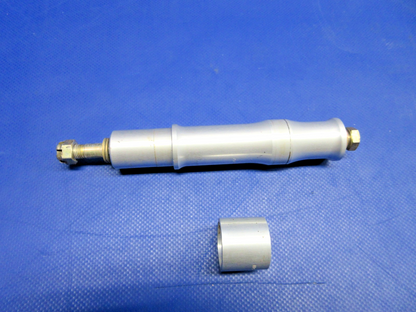 Cirrus SR22 Beringer Nose Wheel Axle P/N AV-CIRR-003 (0926-780)1
