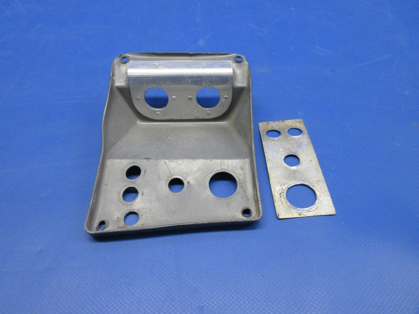 Beech 95 / D95A Travel Air Ignition Panel Escutcheon P/N 96-364033-3 (0524-1080)