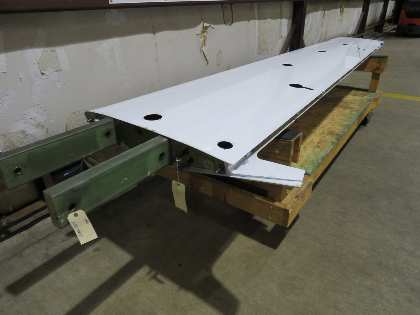 2001 Diamond DA-40-180 Left Hand Wing S/N 40.044 (0326-97)1