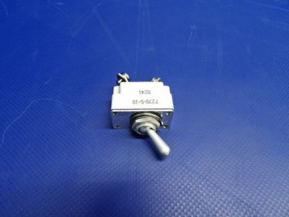 Klixon Circuit Breaker 10 Amps P/N 7270-5-10 NOS (0426-1265)5