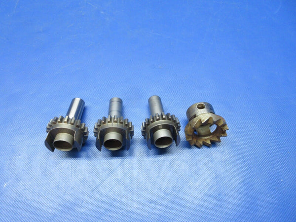 Aircraft Gears MAN CAVE / DECORATION  LOT OF 9 (0724-1908)