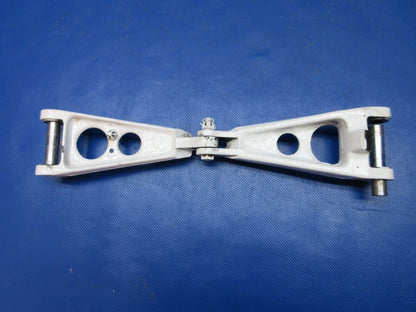 Beech 95 / D95A Main Gear Torque Knees Upper & LWR P/N 45-815011-8 (0724-1208)