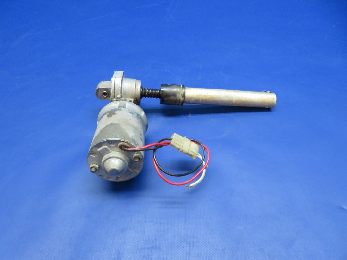 Beech 76 Duchess Flap Actuator w/ Motor 12/14v P/N D151-00-1 TESTED (0326-102)17