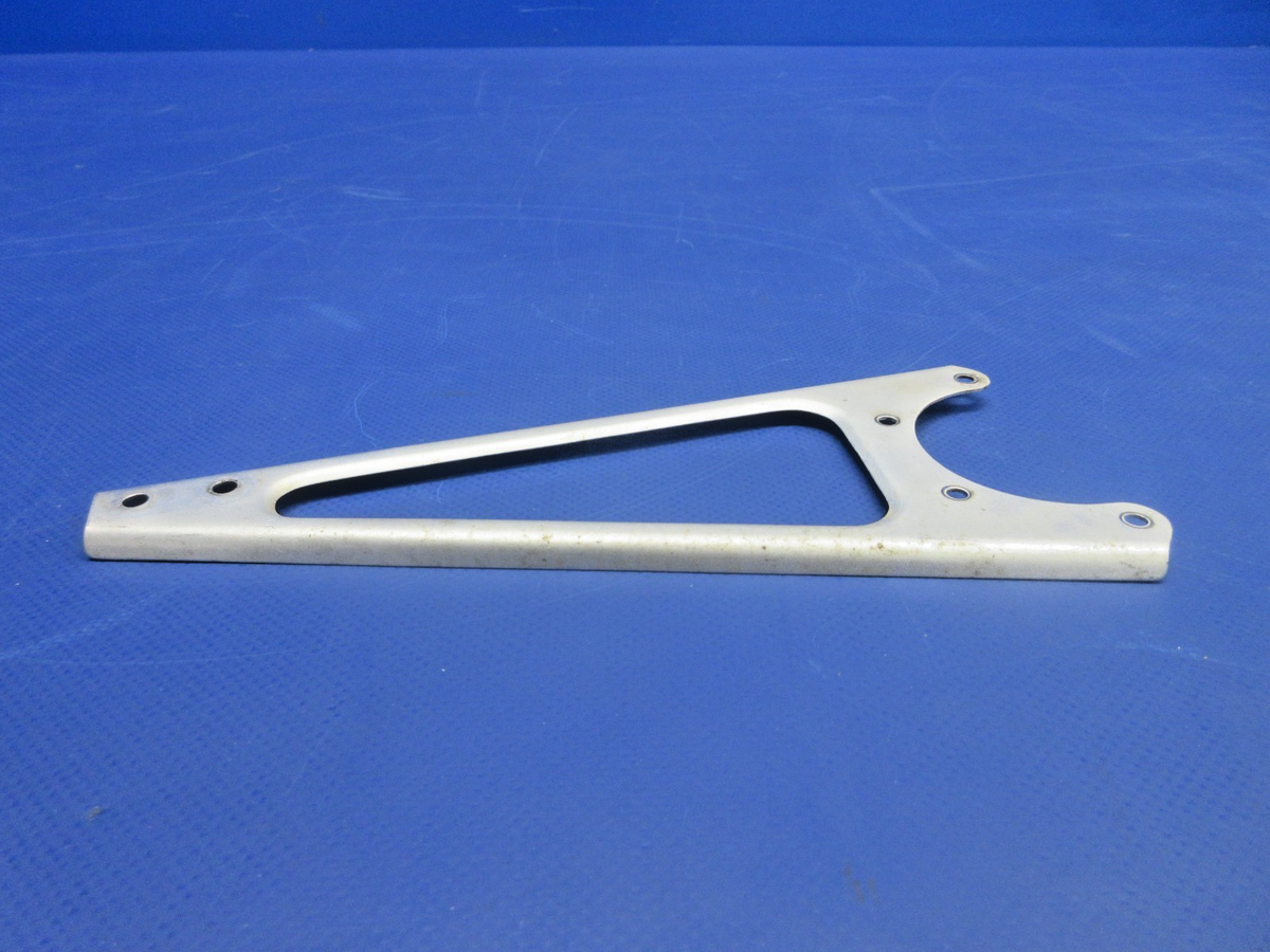 @Cessna 172 / 172RG Governor Control Bracket P/N 2451003-1 (0826-756)4