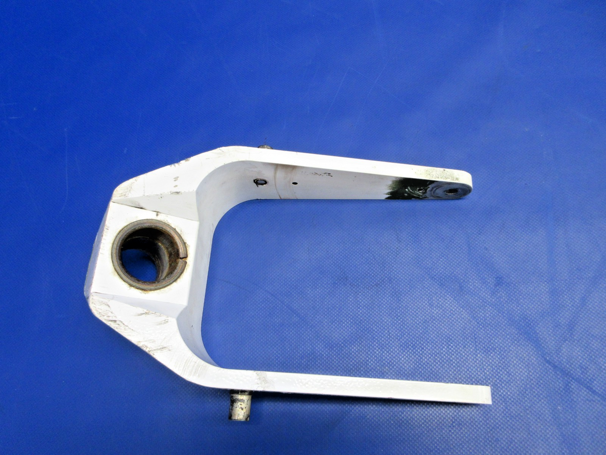 Cirrus SR22 Nose Gear Fork P/N 11638-003 (0926-800)1