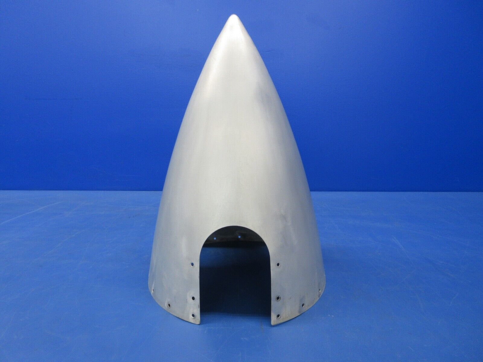 Cessna 310R McCauley Propeller Spinner Dome 3-Blade Prop P/N D3534 (1024-1356)