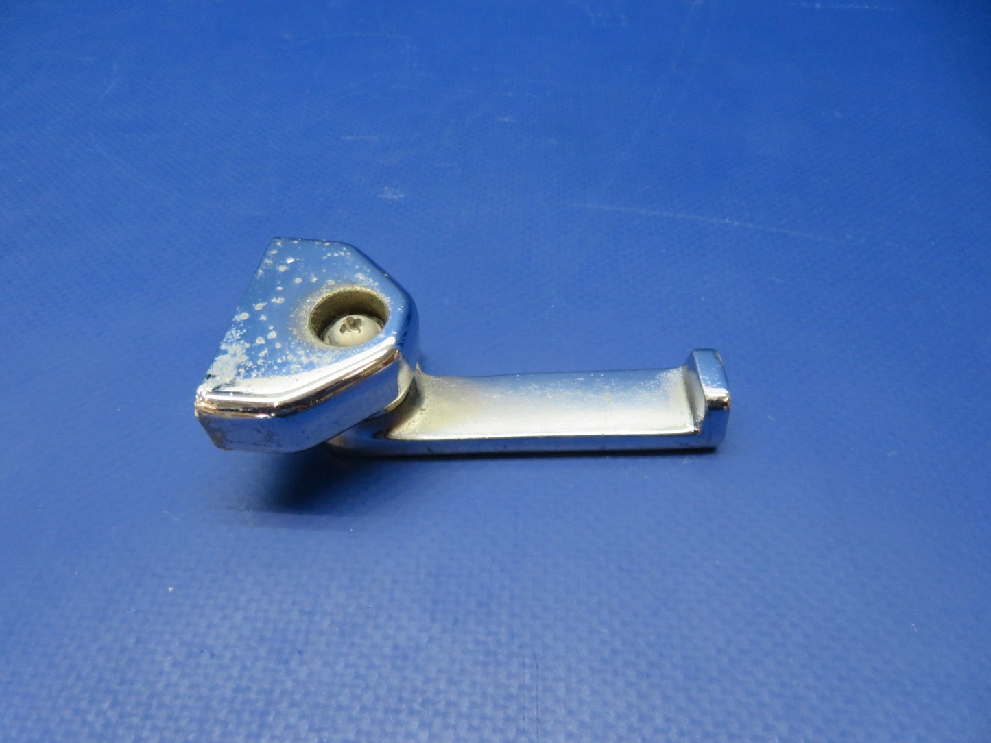 Cessna 337 / 337D Window Latch Bracket, Handle & Plate 1411202-201 (0326-138)7