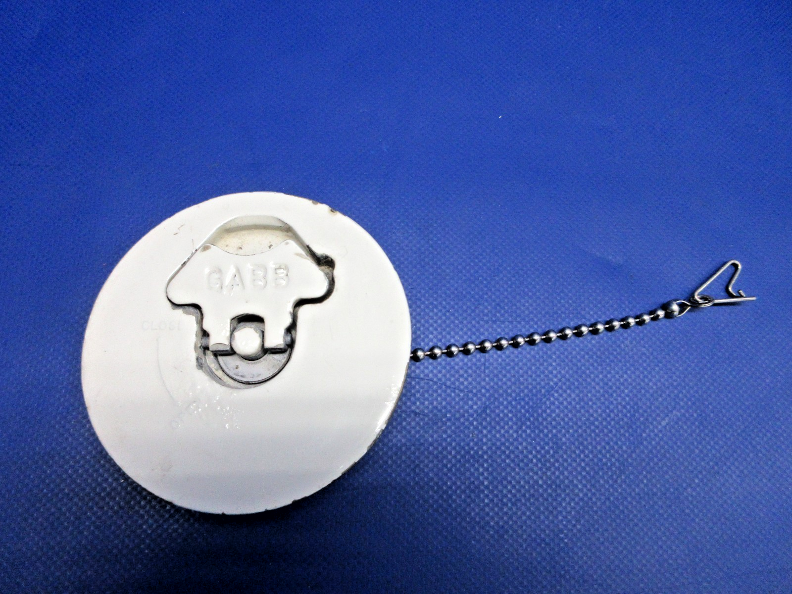 Beech 95 / D95A Travel Air Gabb Fuel Filler Cap P/N 37810-1 (0326-802)1