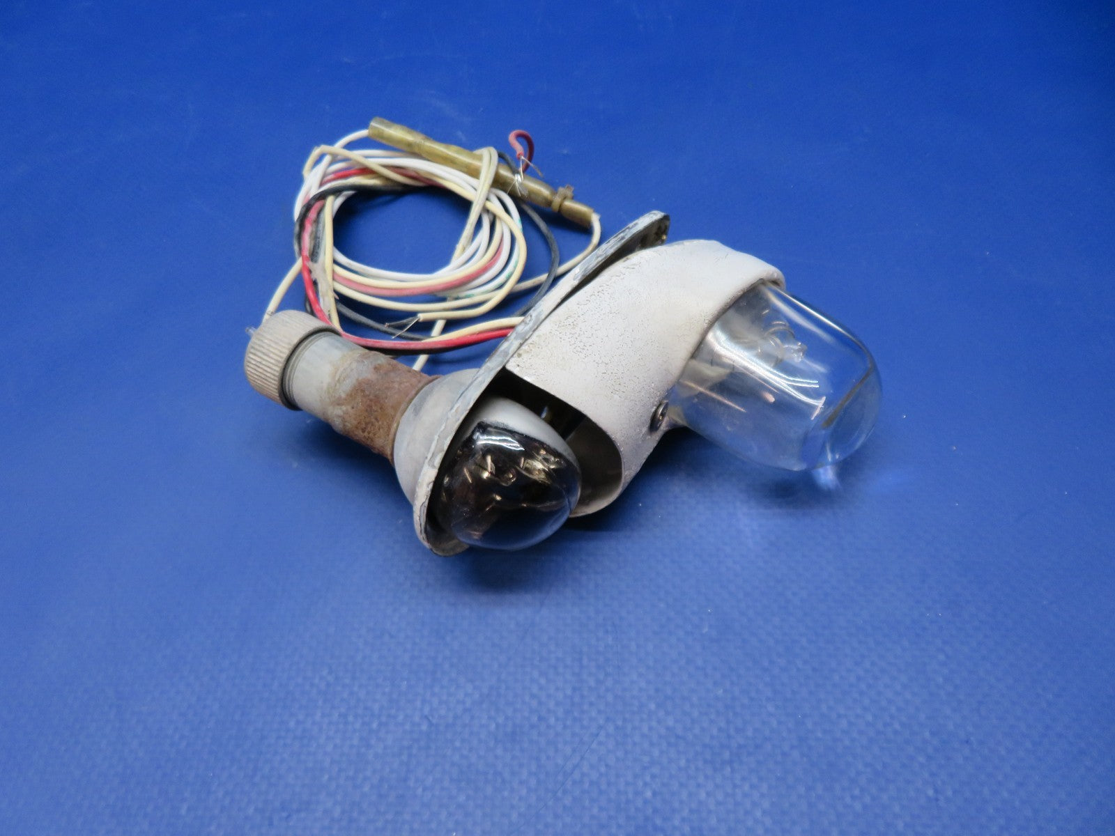 Piper Wing Tip Position Lights w/ Strobes & Shields 472-665 TESTED (0326-178)11