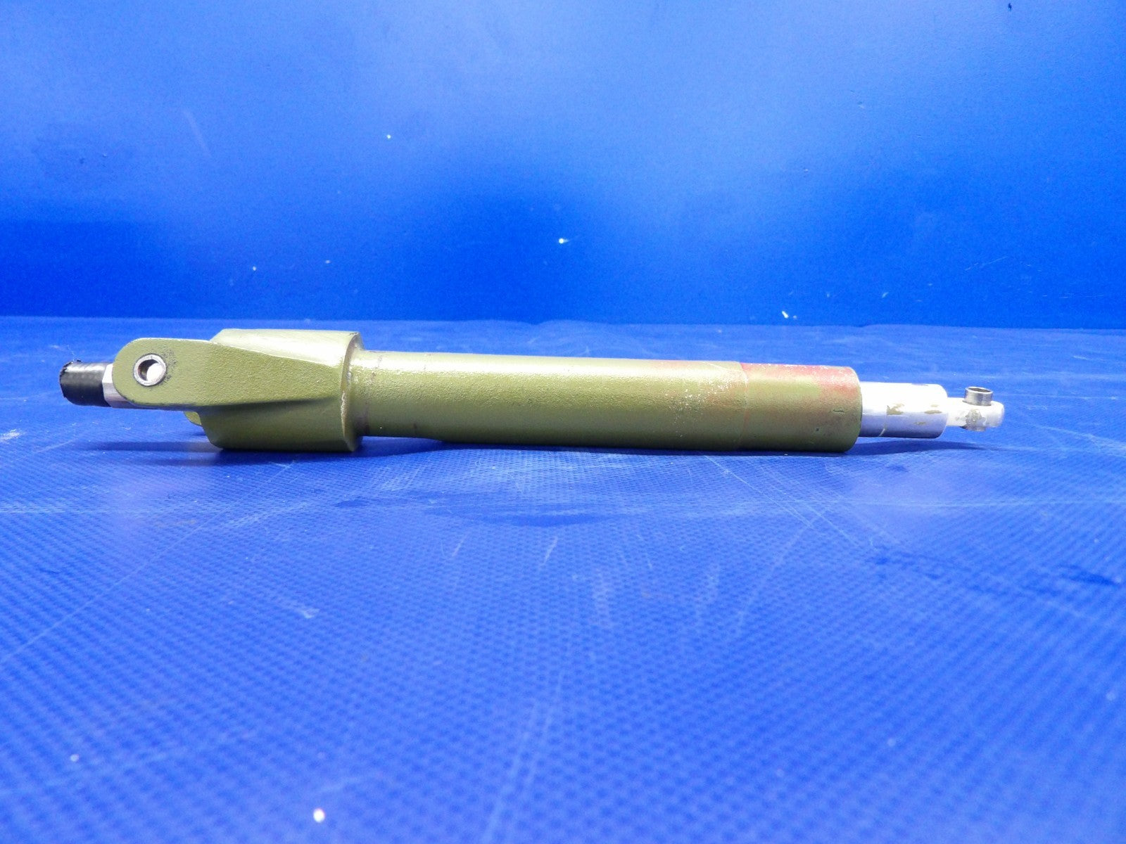 Beech 95 / D95A Travel Air Right Hand Flap Actuator P/N 45-521212-15 (0326-400)3