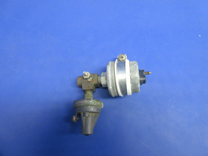 Piper PA-38-112 Tomahawk Fuel Pressure Transducer P/N 486-439 (0525-827)1
