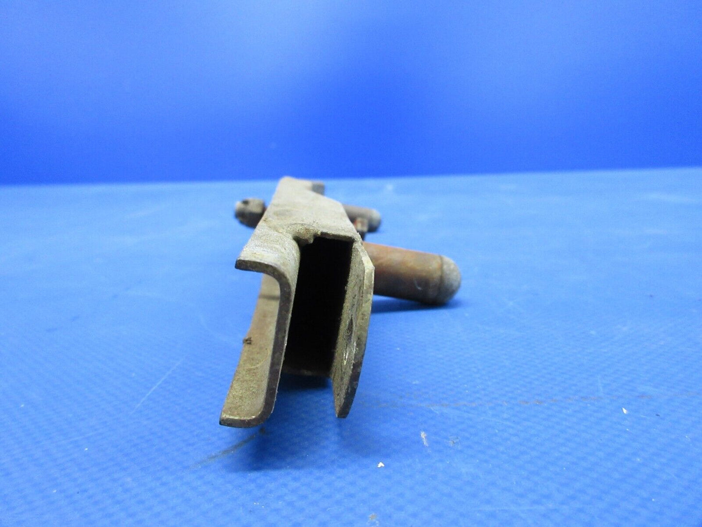 Piper PA-23-250 Aztec Nose Gear Steering Arm Assy P/N 17310-00 (0624-781)
