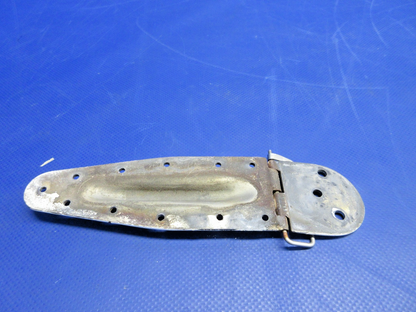 Cessna 172 / 172RG RH Cabin Door LWR Hinge P/N 2417003-2 (0926-873)2
