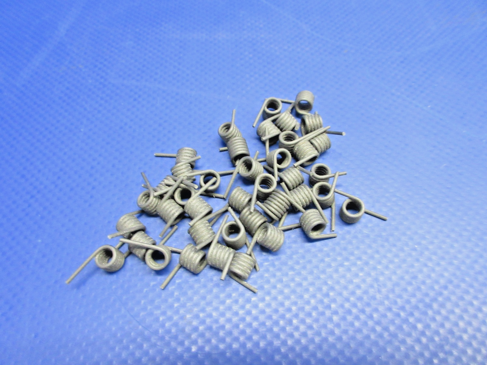 Cessna Cabin Door Latch Spring P/N 0417016-2 LOT OF 40 NOS (0426-720)0