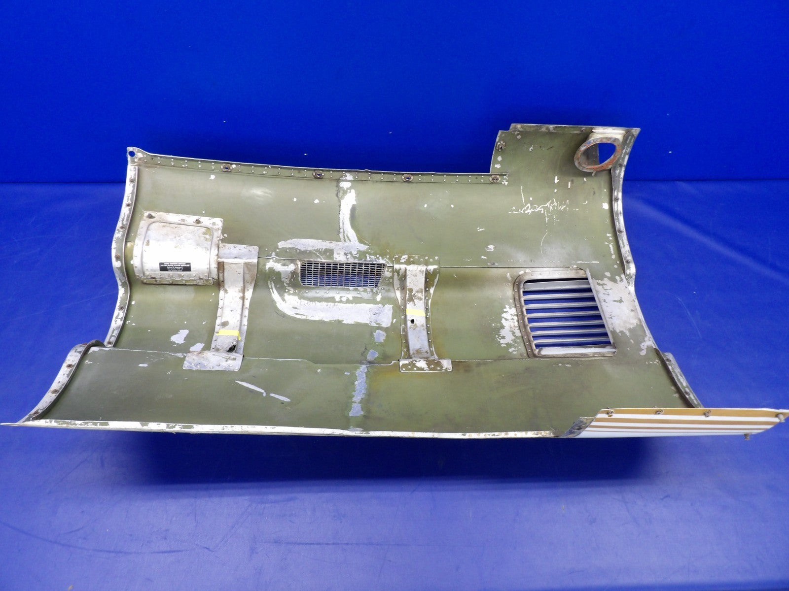 Cessna 421 Upper Right Hand Engine Cowl P/N 5121002-202 (0726-1244)11